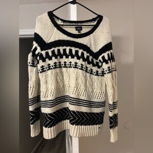 American Eagle Black and White Sweater